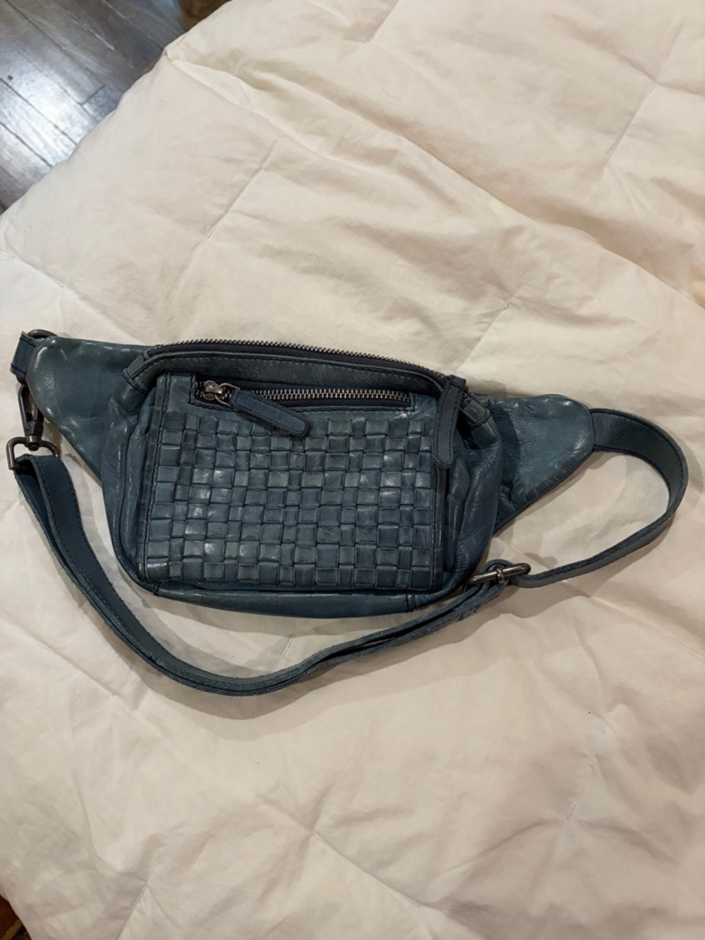 Vilenca Holland Belt Bag/ Woven Leather Crossbody Sling Bag *rare* - Picture 4 of 5